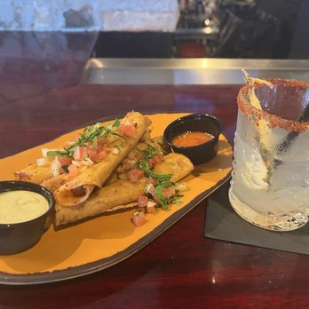 Bar Tulio's - Mexican Near Me - Miami, Florida