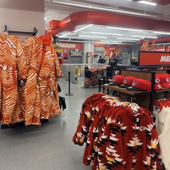 Chiefs Pro Shop - Outdoor Gear Near Me - Kansas City, Missouri Chiefs Pro Shop - Outdoor Gear Near Me - Kansas City, Missouri