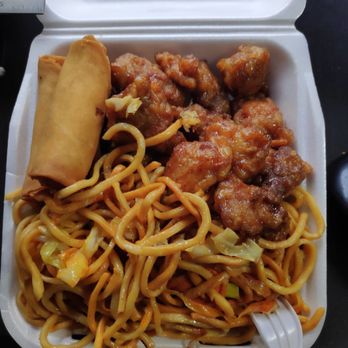 Orange Chicken Express - My order of orange chicken; two vegetable egg roll; and a huge serving of chow mein. - Chinese Near Me - Temple City, California Orange Chicken Express - My order of orange chicken; two vegetable egg roll; and a huge serving of chow mein. - Chinese Near Me - Temple City, California