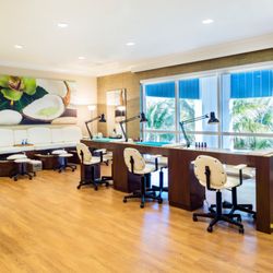 St. Somewhere Spa, Hollywood Beach - Spa Salon - Manicure & Pedicure Station