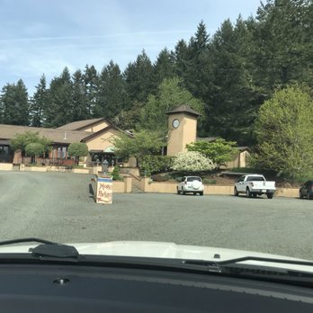 Hinman Vineyards - Wine Tasting Room Near Me - Eugene, Oregon