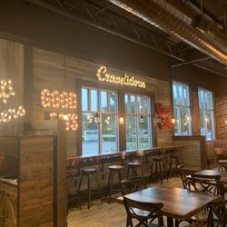 Zaxbys - Dining area