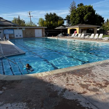 Los Ranchitos Cabana Club - Shallow end for the kids. - Swimming Pools Near Me - Campbell, California