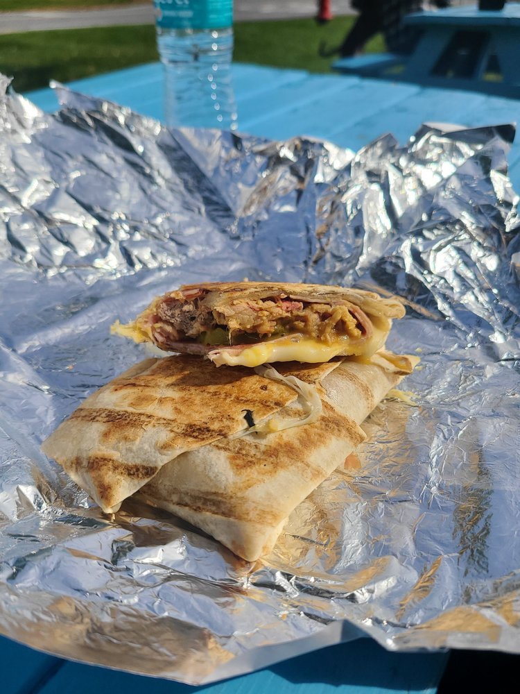 Amy's On The Road Logo