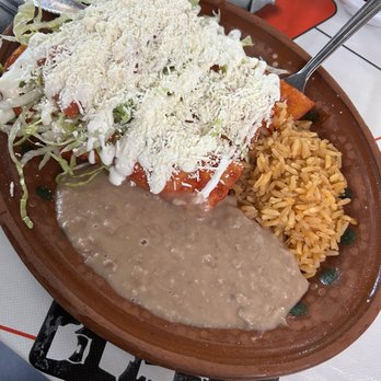 El Portal - Enchiladas de pollo - Mexican Near Me - Rosarito, BCN El Portal - Enchiladas de pollo - Mexican Near Me - Rosarito, BCN