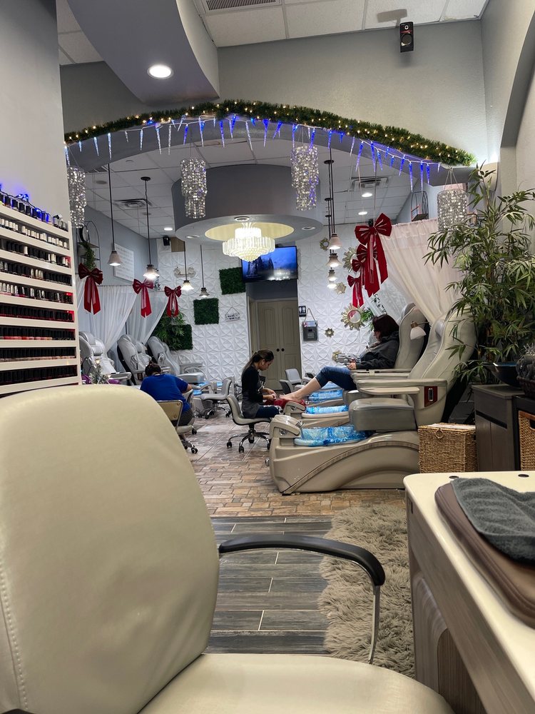 DELUXE NAILS & SPA Updated September 2024 29 Photos & 25 Reviews