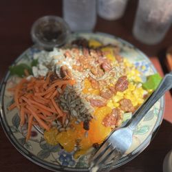 Ansonia Soup Company At The Rock - Golden bloom half salad