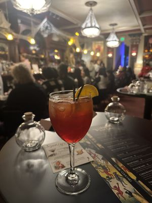 Illusions Bar & Theater by null