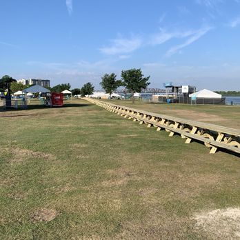 Tom Lee Park - World largest picnic table - Parks Near Me - Memphis, Tennessee Tom Lee Park - World largest picnic table - Parks Near Me - Memphis, Tennessee