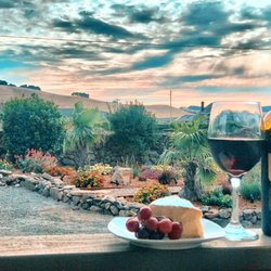 Sonoma Lavender BnB Farm - Open your favorite bottle and enjoy the pastoral and tranquil views