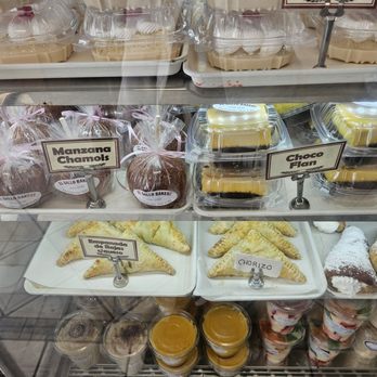 El Gallo Bakery - Bakeries Near Me - Los Angeles, California El Gallo Bakery - Bakeries Near Me - Los Angeles, California