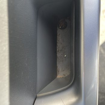 H&S Energy - Extra Mile - Didn't even try to clean the door grip. - Car Wash Near Me - Fullerton, California
