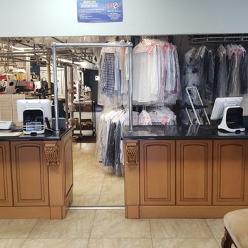 Kristi Kleaners - Counters - Dry Cleaning Near Me - Delray Beach, Florida