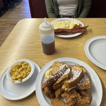 The Serving Spoon - Macaroni and cheese, Justin (4) French Toast, (2) Eggs, Ham, Bacon, or Sausage, and Grits, Rice, or Potatoes - Breakfast & Brunch Near Me - Inglewood, California The Serving Spoon - Macaroni and cheese, Justin (4) French Toast, (2) Eggs, Ham, Bacon, or Sausage, and Grits, Rice, or Potatoes - Breakfast & Brunch Near Me - Inglewood, California