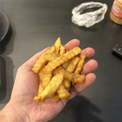 Bernardo's Pizzeria - 6 dollar order of fries.