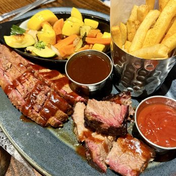 Q39 Midtown - Brisket and burnt ends platter with sautéed veggies and crispy fries - Barbeque Near Me - Kansas City, Missouri Q39 Midtown - Brisket and burnt ends platter with sautéed veggies and crispy fries - Barbeque Near Me - Kansas City, Missouri