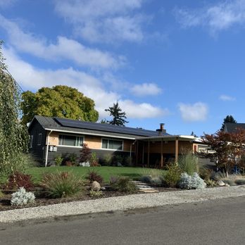 Le Landscape & Yardwork - After - 1 year later Oct 2021 - Landscaping Near Me - Seattle, Washington Le Landscape & Yardwork - After - 1 year later Oct 2021 - Landscaping Near Me - Seattle, Washington