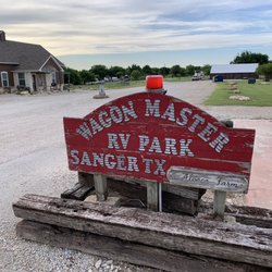Wagon Master Rv Park - Sign