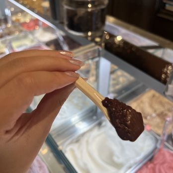 Venchi - 75% Dark Chocolate - Gelato Near Me - Santa Clara, California Venchi - 75% Dark Chocolate - Gelato Near Me - Santa Clara, California