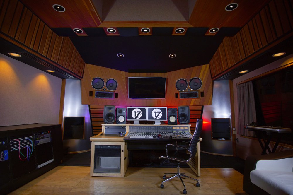 17 HERTZ STUDIO CLOSED Updated August 2024 15 Photos 5253