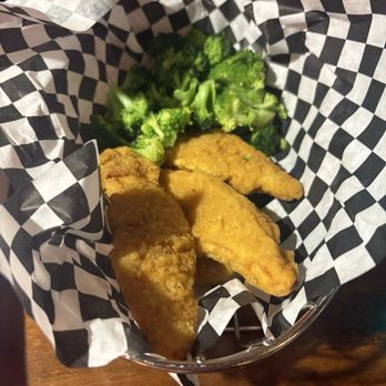 Buffalo Phil's Pizza & Grille - Chicken Strips - American Near Me - Wisconsin Dells, Wisconsin Buffalo Phil's Pizza & Grille - Chicken Strips - American Near Me - Wisconsin Dells, Wisconsin