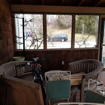Francis X. White Builder - a patio with chairs and a table - General Contractors Near Me - Perkasie, Pennsylvania Francis X. White Builder - a patio with chairs and a table - General Contractors Near Me - Perkasie, Pennsylvania