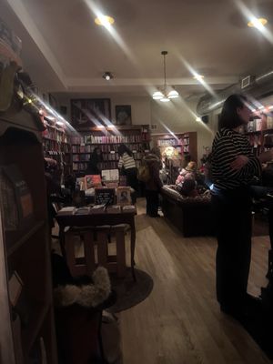 Liz's Book Bar by null