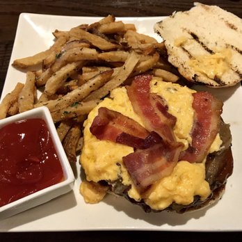 The Hound's Tale - The Hounds Tale Wagyu Burger - New American Near Me - Williamsburg, Virginia