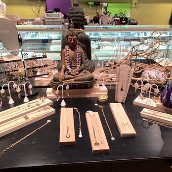 Temptations - This was the old temptations in Glencoe il now check out the new and improved boutique. All new jewlery and clothing and Hand bags. - Jewelry Near Me - Glencoe, Illinois
