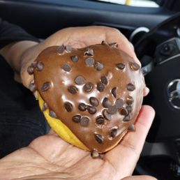 Pretty on the outside but nothing else on the inside . To make it worse I had bought them for my Valentine of 33 years. Not happy at all. Pretty on the outside but nothing else on the inside . To make it worse I had bought them for my Valentine of 33 years. Not happy at all.