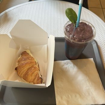 Rio Fresh Cafe - Croissant & Smoothie - Juice Bars & Smoothies Near Me - Columbus, Ohio