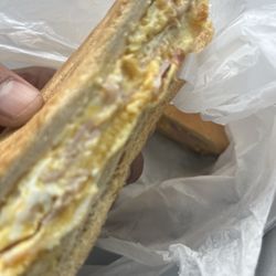 El Mejor Batido De Hialeah - Egg and sandwhich