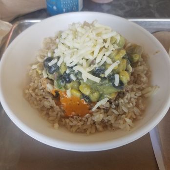 gusto! Ponce - Chipotle mango avocado with chicken and brown rice! Yummy! - Salad Near Me - Atlanta, Georgia