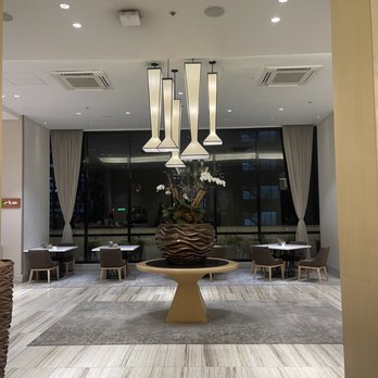 Seda Central Bloc Cebu - Hotels Near Me - Cebu City, CEB