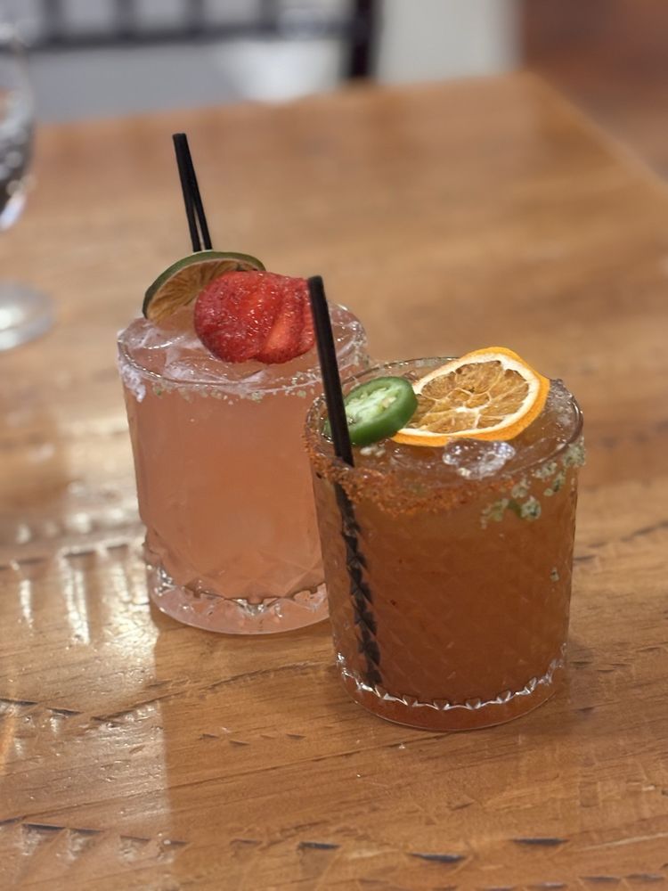 Spoke & Wheel Tavern – American Grill & Bar