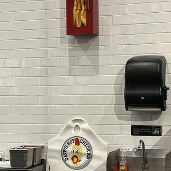 Dave's Hot Chicken - Chicken Shop Near Me - Beaverton, Oregon Dave's Hot Chicken - Chicken Shop Near Me - Beaverton, Oregon