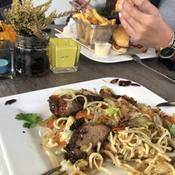 BOON FOOD - Gebratene Nudeln mit Ente