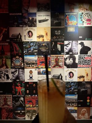 Still G.I.N. Lounge By Dre and Snoop by null