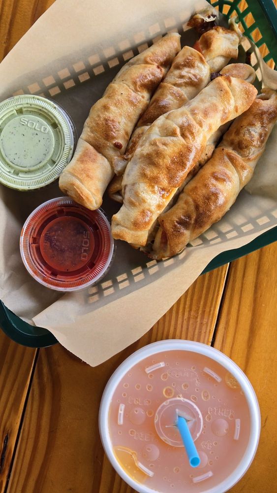 Food from Gumby's Pizza