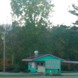 Leftys Drive In - Closed for the season so I couldn't go there but it looked interesting.