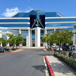 Regus California Twin Dolphin Drive