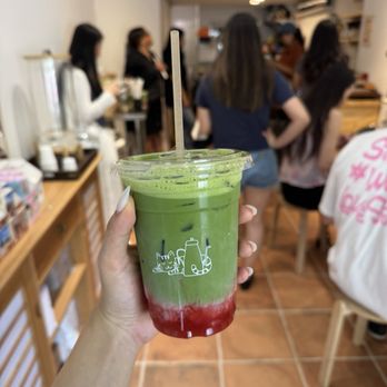 Kijitora E14th - Strawberry matcha - Coffee & Tea Near Me - New York, New York