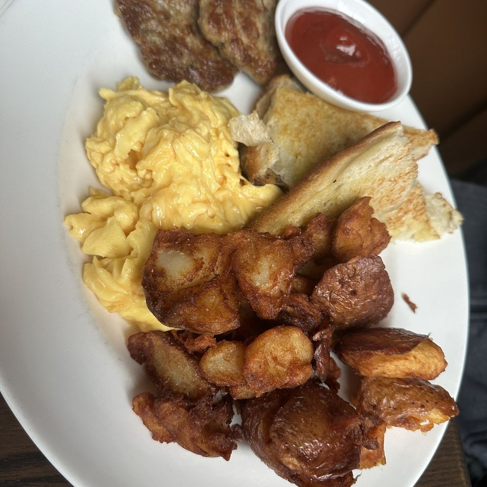 bar Vetti - Brunch- Breakfast plate- all sausage & many other items are sourced locally - Italian Near Me - Louisville, Kentucky