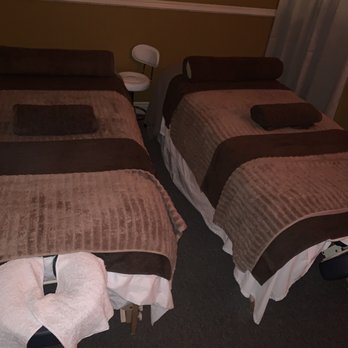 Vita Hands - Massage table - Massage Near Me - Doral, Florida Vita Hands - Massage table - Massage Near Me - Doral, Florida