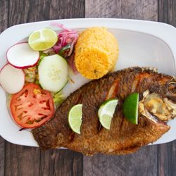 Pupuseria La Familiar - Pescado Frito (Tilapia)