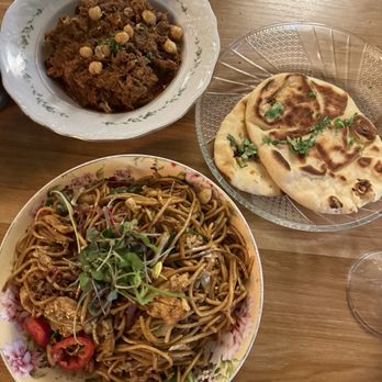 Simpang Venice - Top: Beef Rendang/Tis My Rendang  Right: Flatbread that comes with Rendang Bottom: Mie Tek Tek - Indonesian Near Me - Venice, California