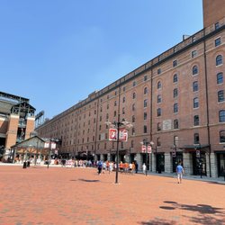 Camden Yards Light Rail Station