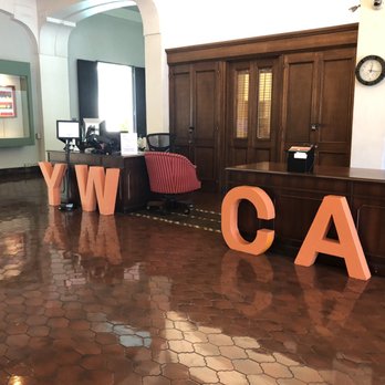 Cafe Julia - Entrance/Restroom (No public restroom) - Cafes Near Me - Honolulu, Hawaii