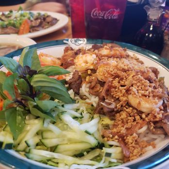 Pho 2006 - #30 Vermicelli w/ shrimp, grilled pork, and vegetables - Vietnamese Near Me - Clovis, California