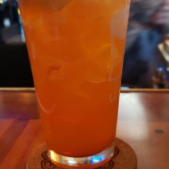 Bee Hive Barn & Grill - Sports Bars Near Me - Neenah, Wisconsin
